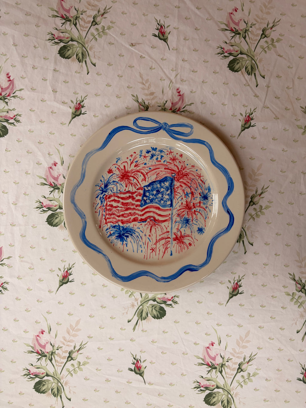 Fireworks on the Fourth Flag Bow Large Plate