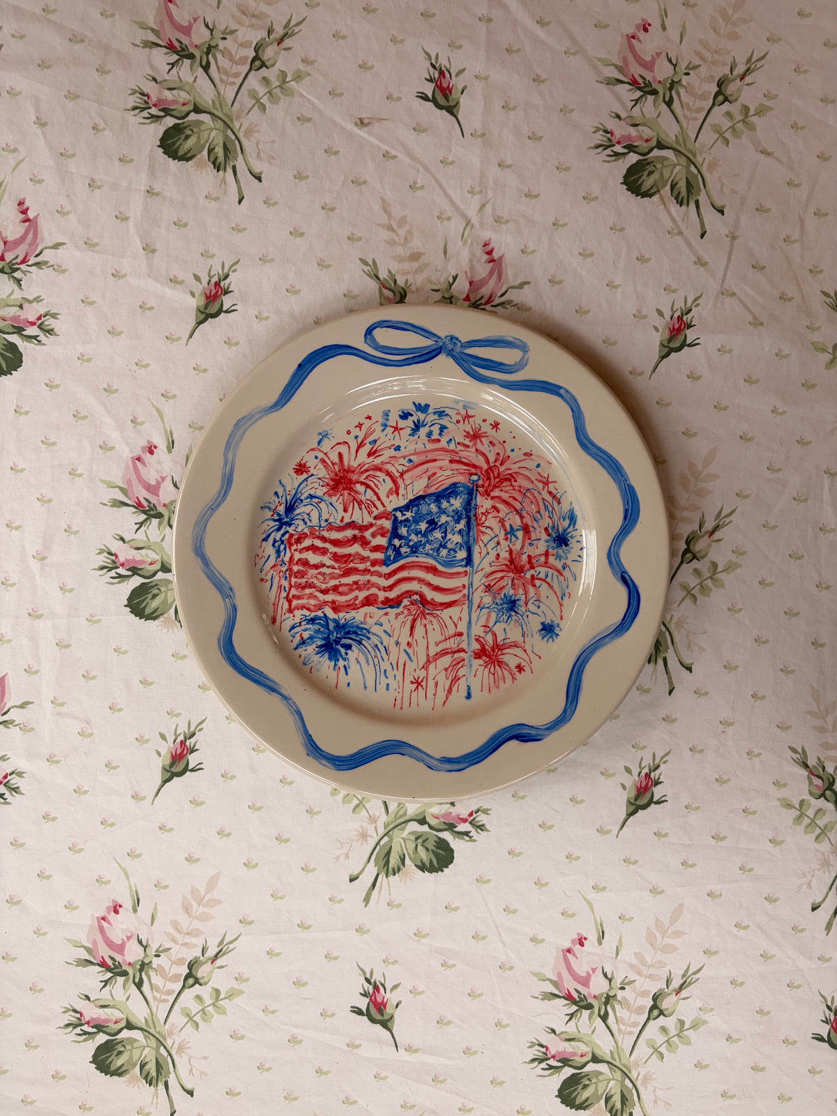 Fireworks on the Fourth Flag Bow Large Plate